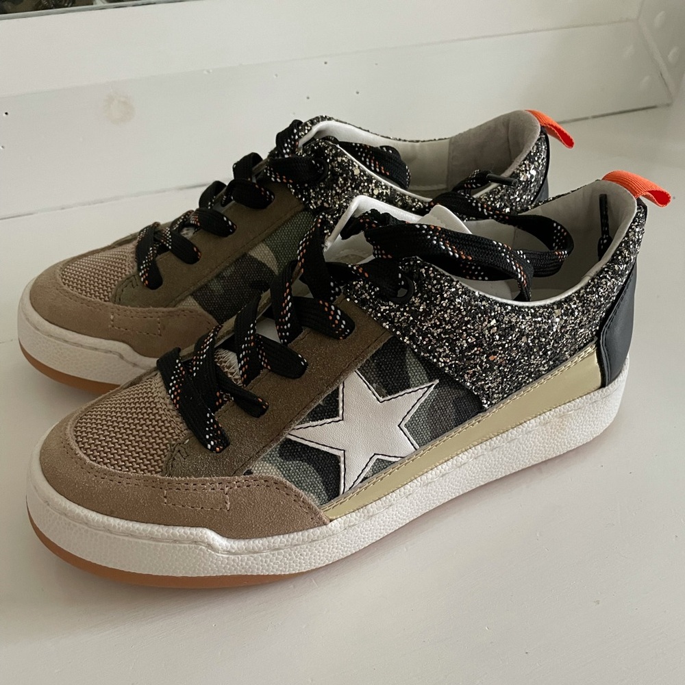 Steve Madden Sneakers